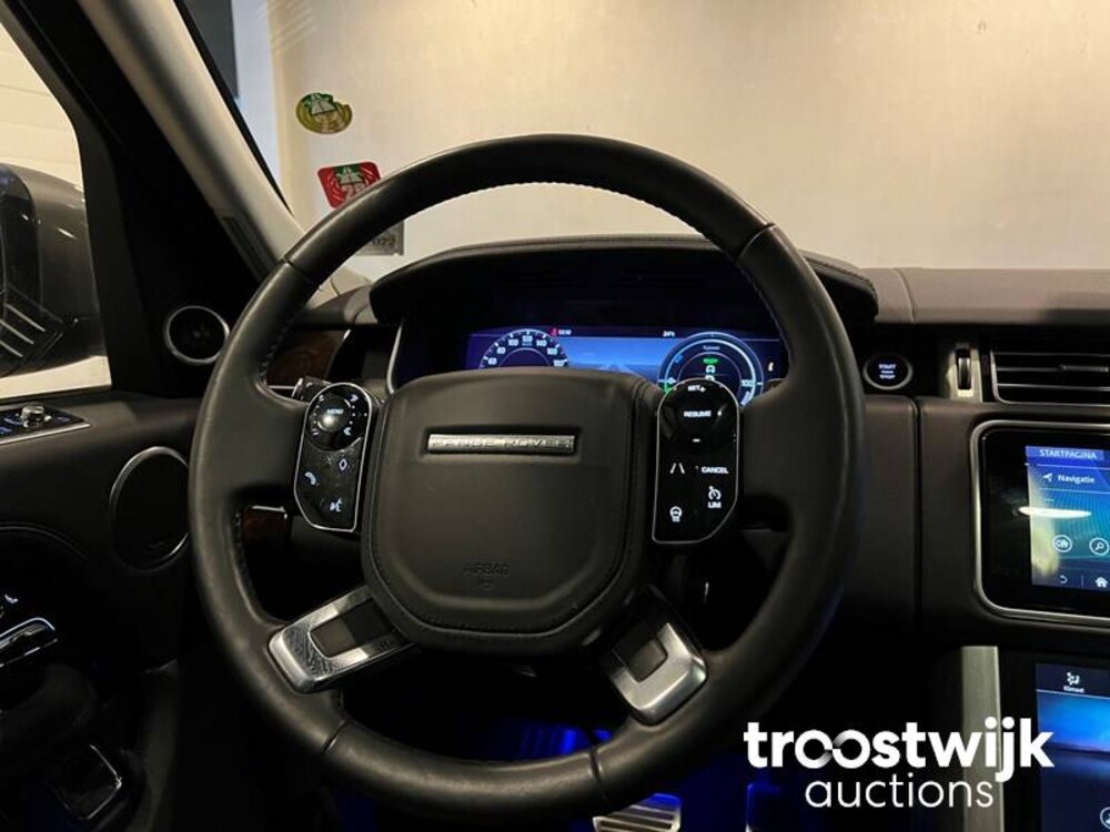 Land Rover Range Rover P400e LWB Vogue Car