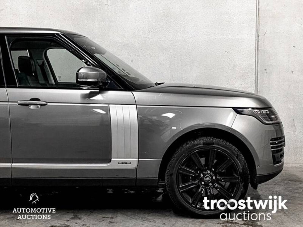 Land Rover Range Rover P400e LWB Vogue Car