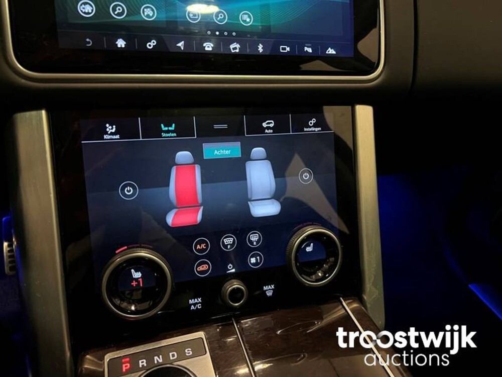 Land Rover Range Rover P400e LWB Vogue Car