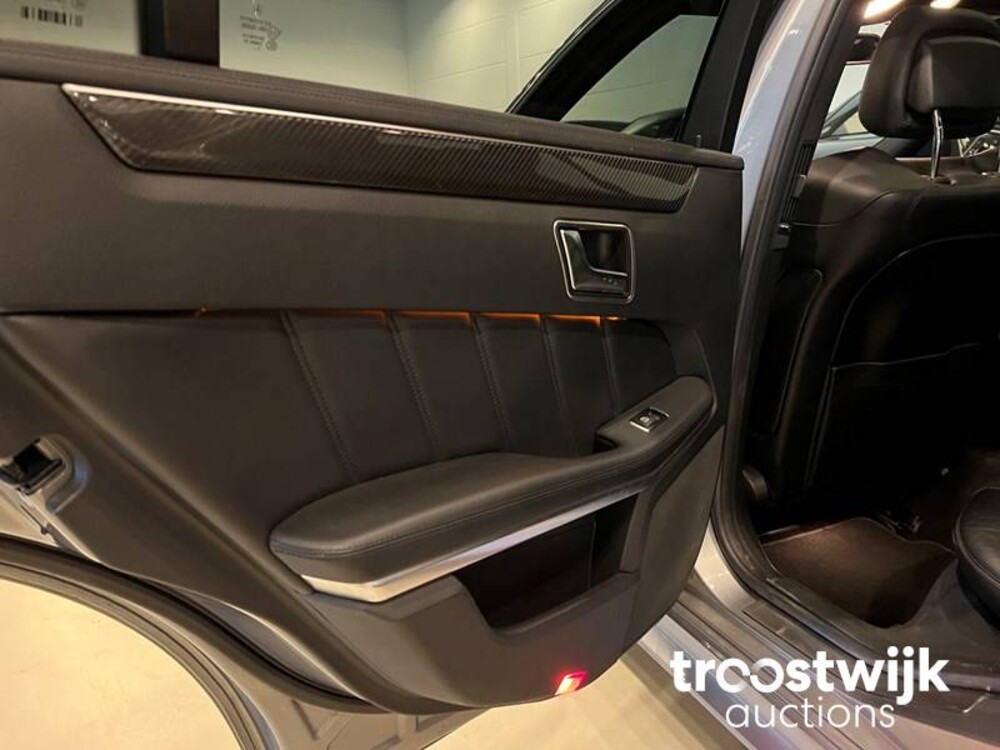 Mercedes-Benz E63 AMG 5.5 V8 4Matic 557PS 2014, S-420-BS