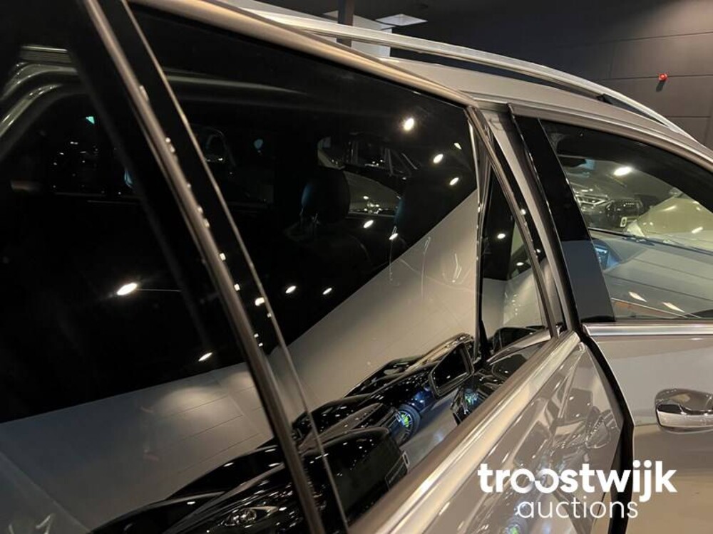 Mercedes-Benz E63 AMG 5.5 V8 4Matic 557PS 2014, S-420-BS