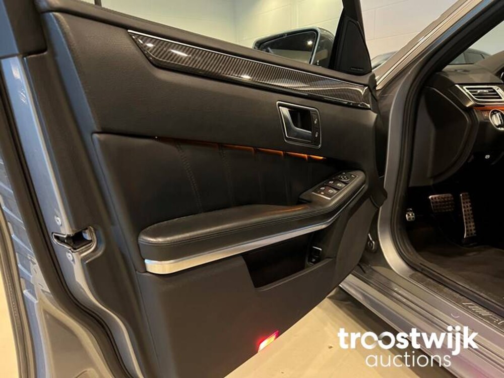 Mercedes-Benz E63 AMG 5.5 V8 4Matic 557PS 2014, S-420-BS
