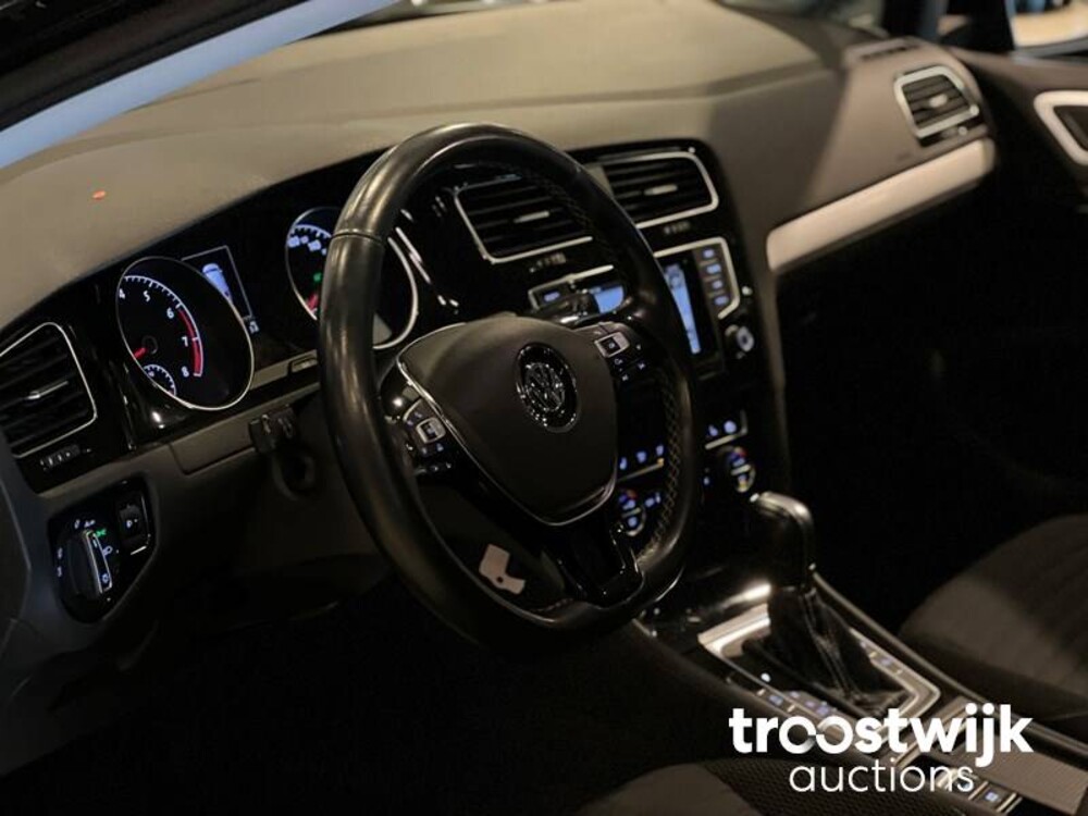 Volkswagen Golf 7 TSI Highline Cup Edition 105hp 2014, G-905-JT