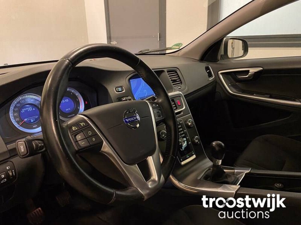 Volvo V60 2.0 D3 5-Cilinder Momentum 163PS 2011, 10-XRX-7