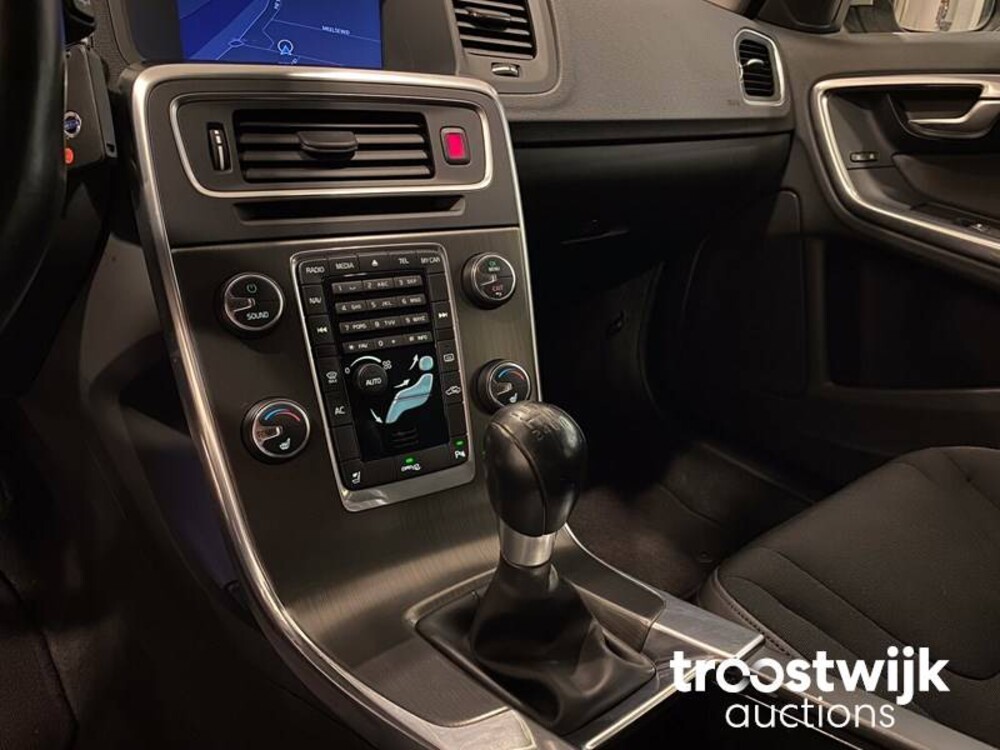 Volvo V60 2.0 D3 5-Cilinder Momentum 163PS 2011, 10-XRX-7