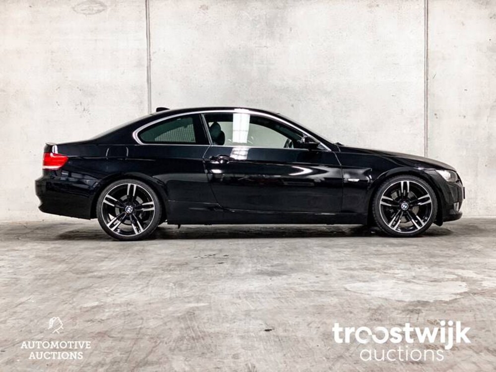 BMW 325i Coupe E92/E90 Introduction 3-Series 218hp 2006 -Youngtimer-, 08-TJ-RG