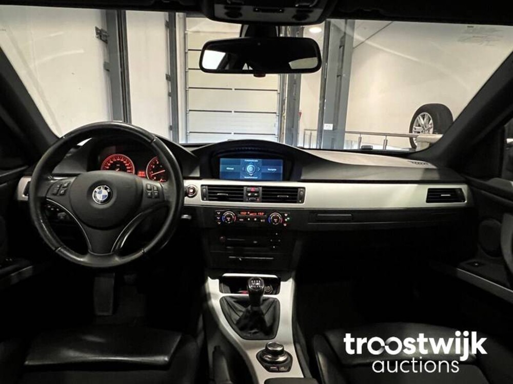 BMW 325i Coupe E92/E90 Introduction 3-Series 218hp 2006 -Youngtimer-, 08-TJ-RG