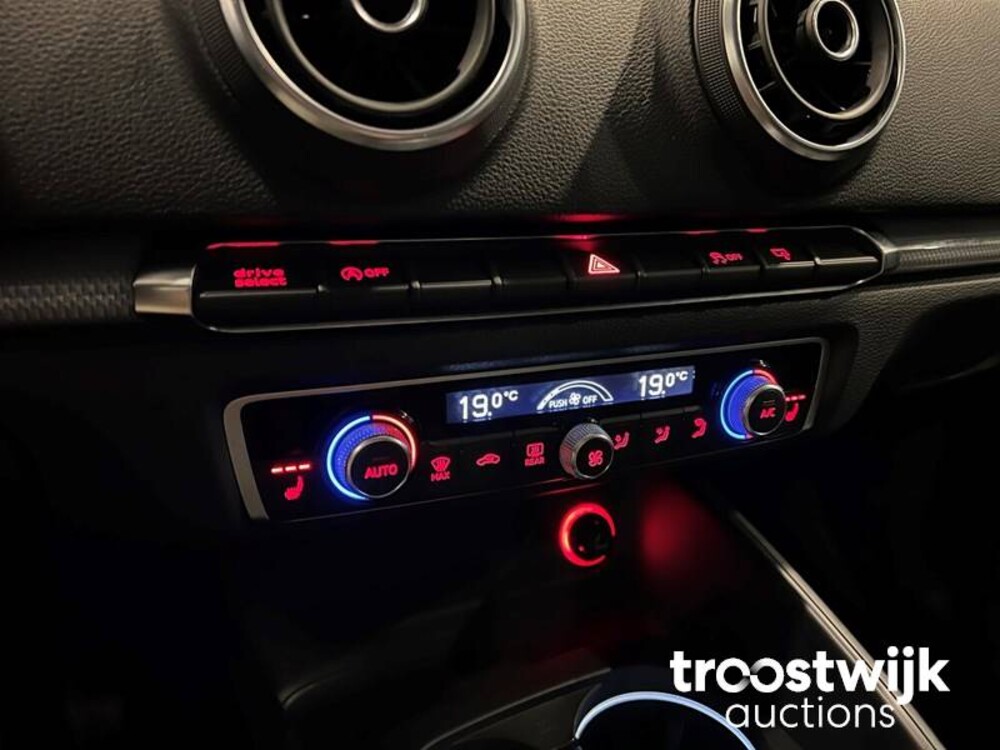 Audi A3 Limousine TFSI CoD Ambition Pro Line S 140hp 2014, GG-288-J