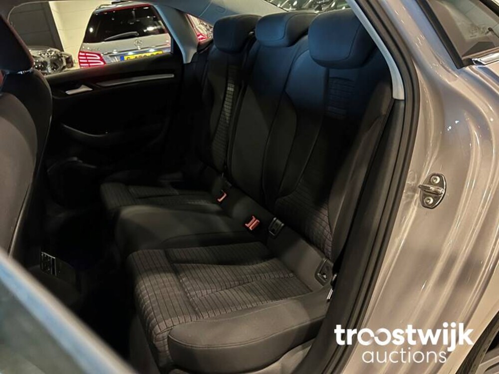 Audi A3 Limousine TFSI CoD Ambition Pro Line S 140hp 2014, GG-288-J