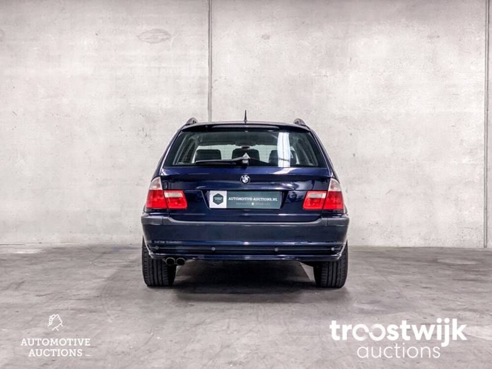 BMW 330xi Executive 231PS 2001 -Orig. NL-, 82-HS-JT