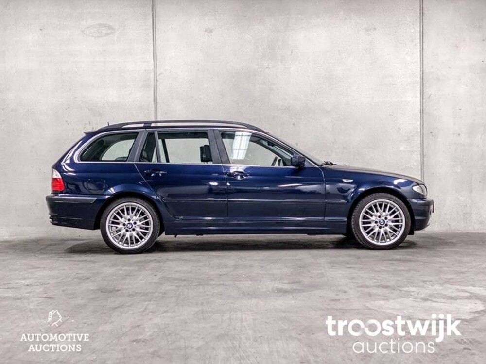 BMW 330xi Executive 231PS 2001 -Orig. NL-, 82-HS-JT