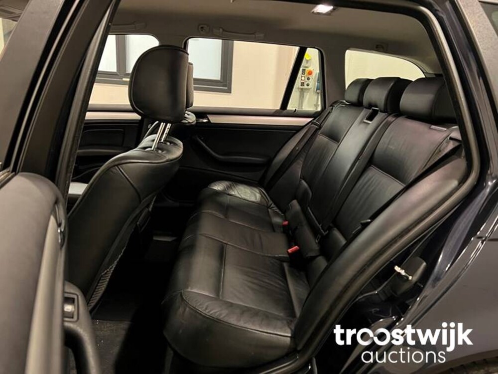 BMW 330xi Executive 231PS 2001 -Orig. NL-, 82-HS-JT