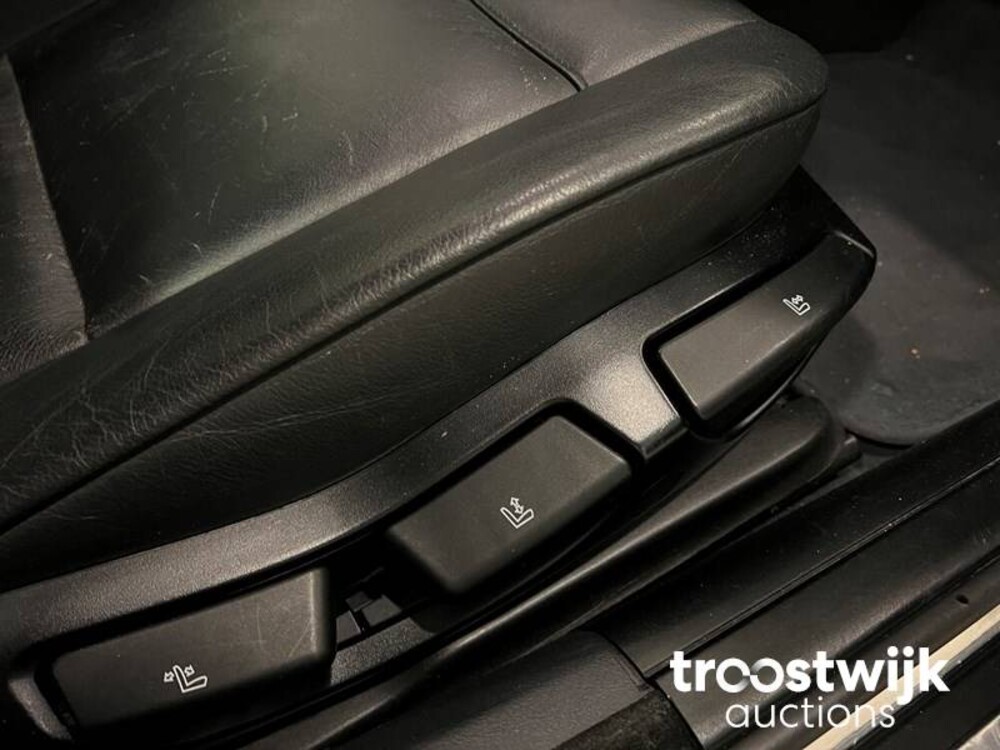 BMW 330xi Executive 231PS 2001 -Orig. NL-, 82-HS-JT