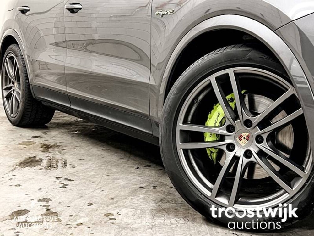 Porsche Cayenne E-Hybrid 3.0 V6 Sport-Chrono 465PS 2019, K-017-GX