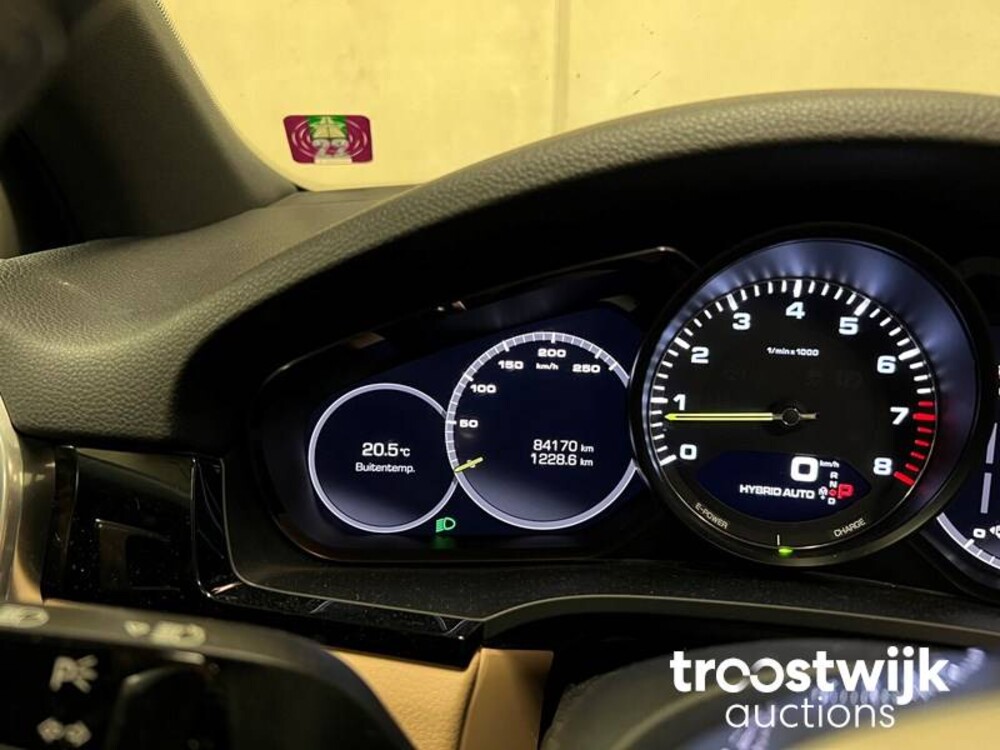 Porsche Cayenne E-Hybrid 3.0 V6 Sport-Chrono 465PS 2019, K-017-GX