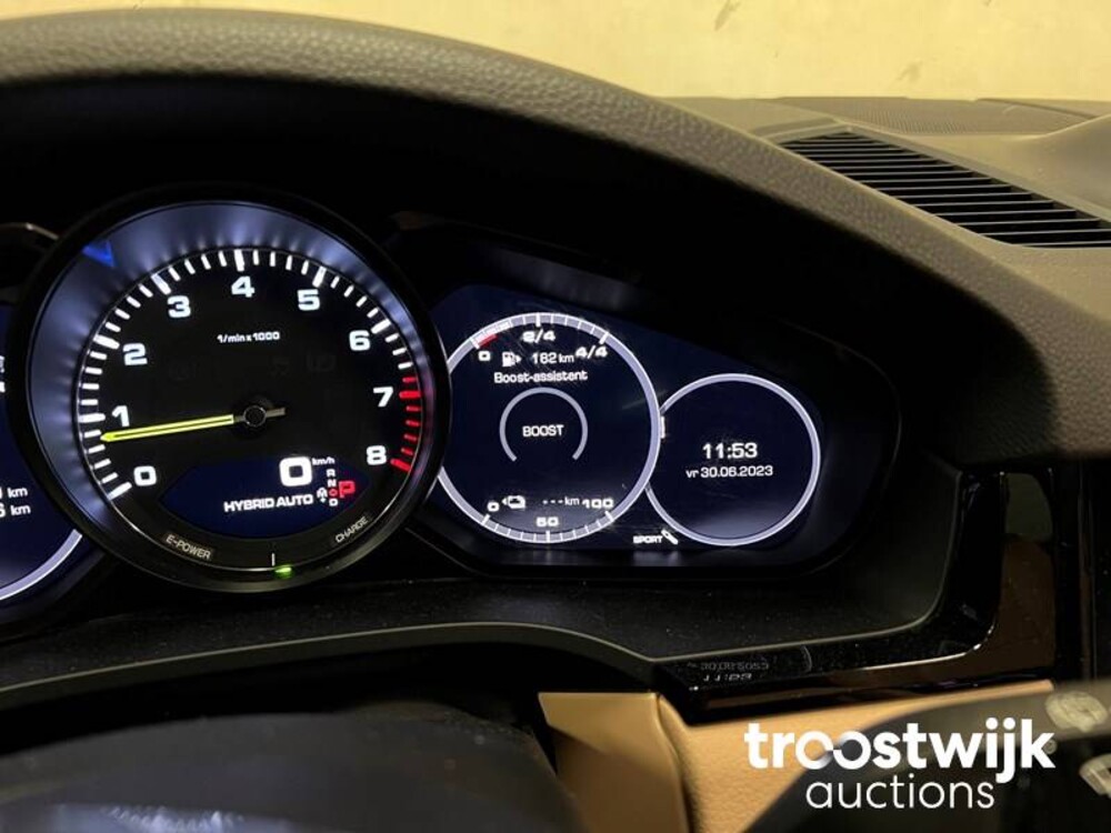 Porsche Cayenne E-Hybrid 3.0 V6 Sport-Chrono 465PS 2019, K-017-GX