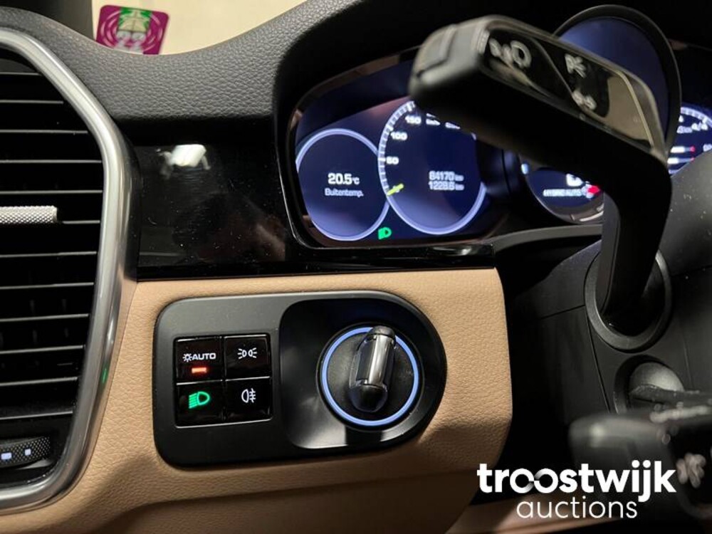 Porsche Cayenne E-Hybrid 3.0 V6 Sport-Chrono 465PS 2019, K-017-GX