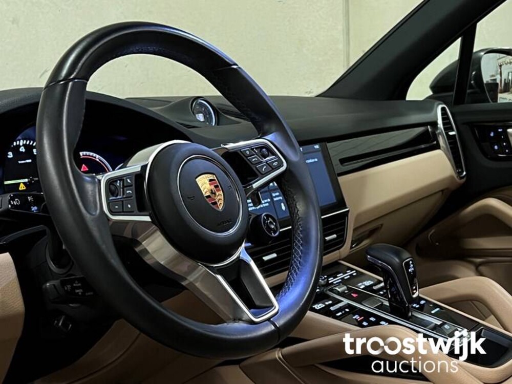 Porsche Cayenne E-Hybrid 3.0 V6 Sport-Chrono 465PS 2019, K-017-GX