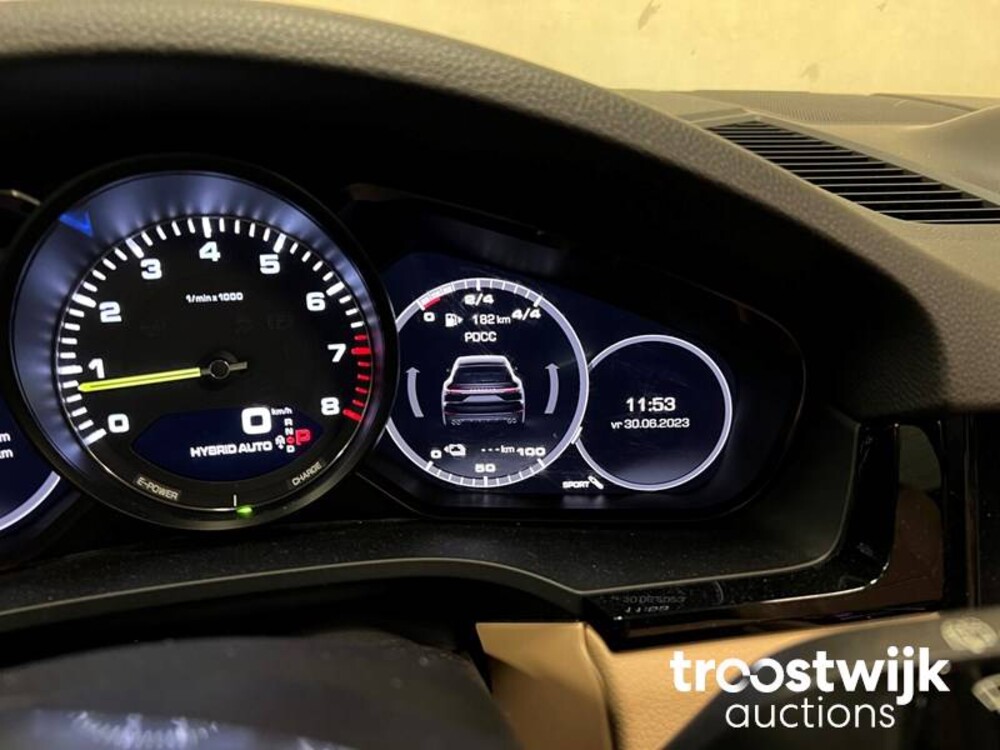 Porsche Cayenne E-Hybrid 3.0 V6 Sport-Chrono 465PS 2019, K-017-GX