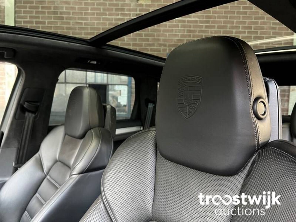 Porsche Cayenne Turbo 4.8 V8 500hp 2011