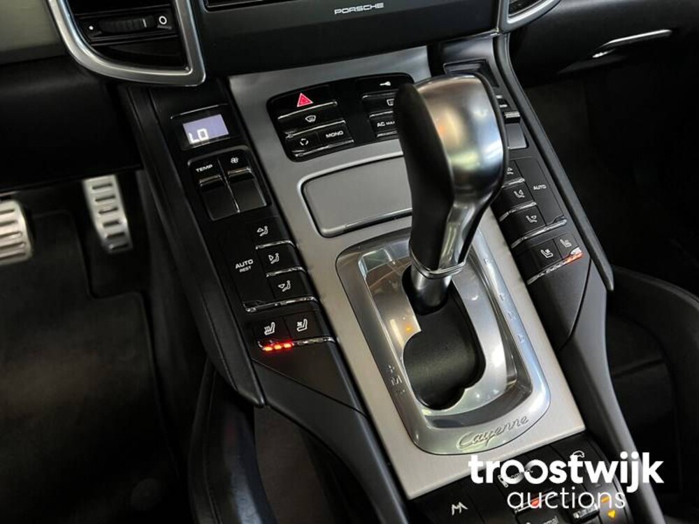 Porsche Cayenne Turbo 4.8 V8 500hp 2011