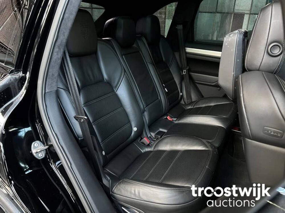 Porsche Cayenne Turbo 4.8 V8 500hp 2011