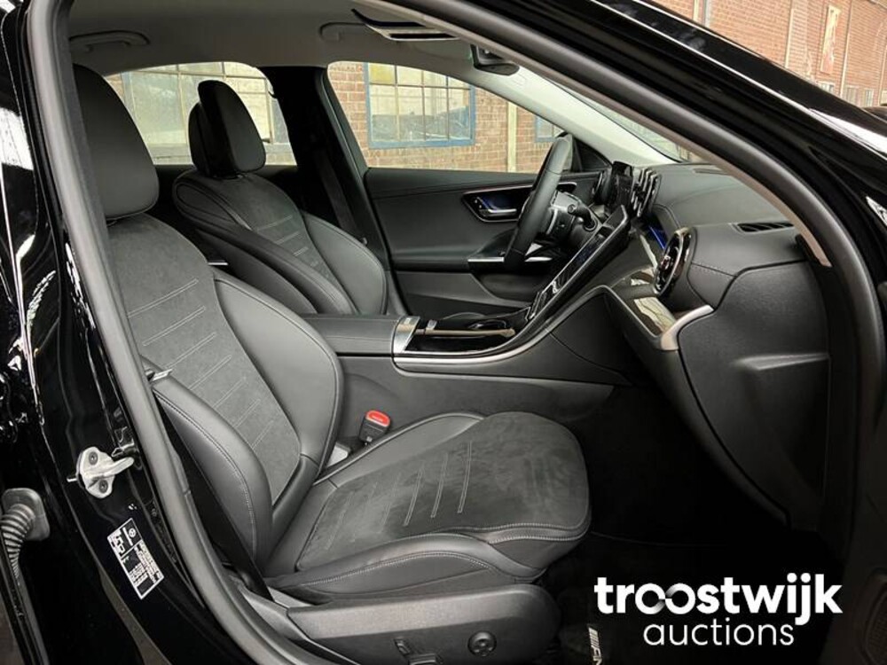 Mercedes-Benz C180 AMG Line Mild Hybrid New-Model 170hp 2022 -Manufacturer's warranty- C-Class, R-013-TS