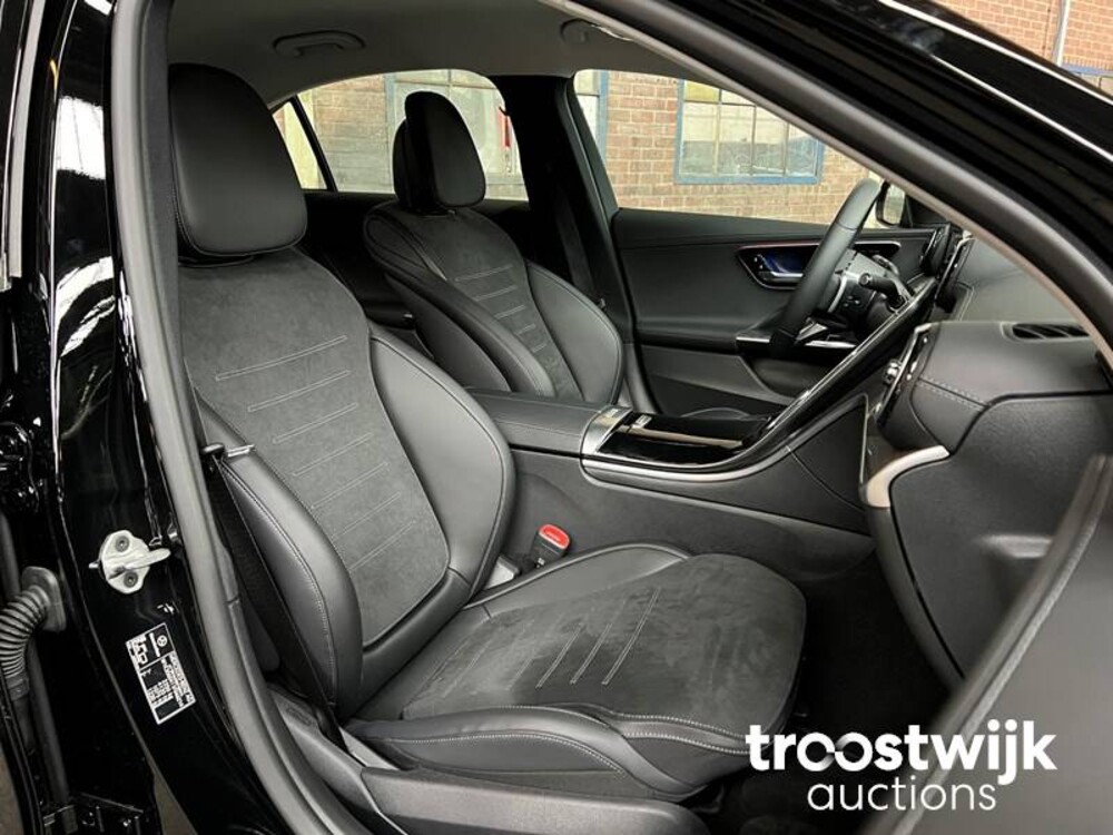 Mercedes-Benz C180 AMG Line Mild Hybrid New-Model 170hp 2022 -Manufacturer's warranty- C-Class, R-013-TS