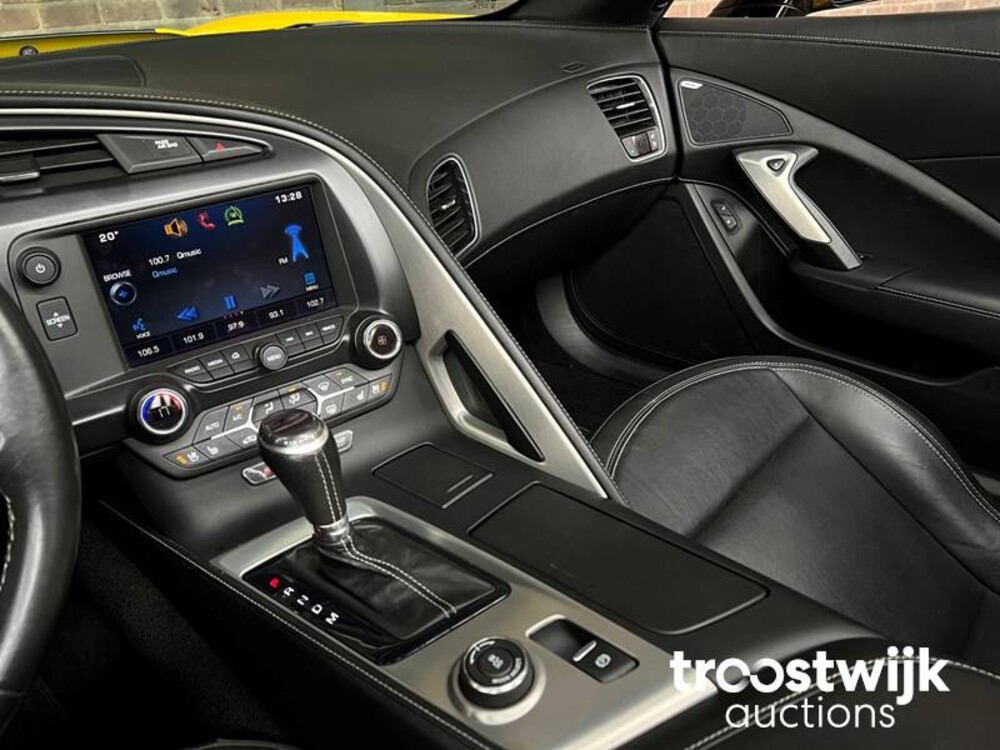 Chevrolet Corvette C7 Convertible 6.2 V8 Stingray 466hp 2015, L-032-RG