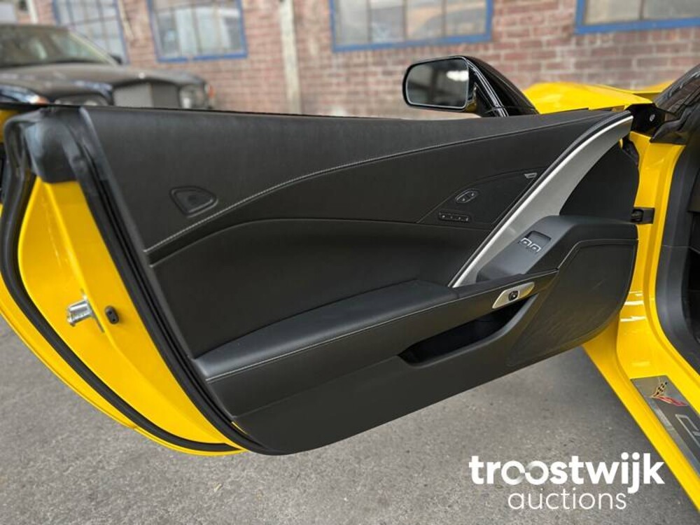 Chevrolet Corvette C7 Convertible 6.2 V8 Stingray 466hp 2015, L-032-RG