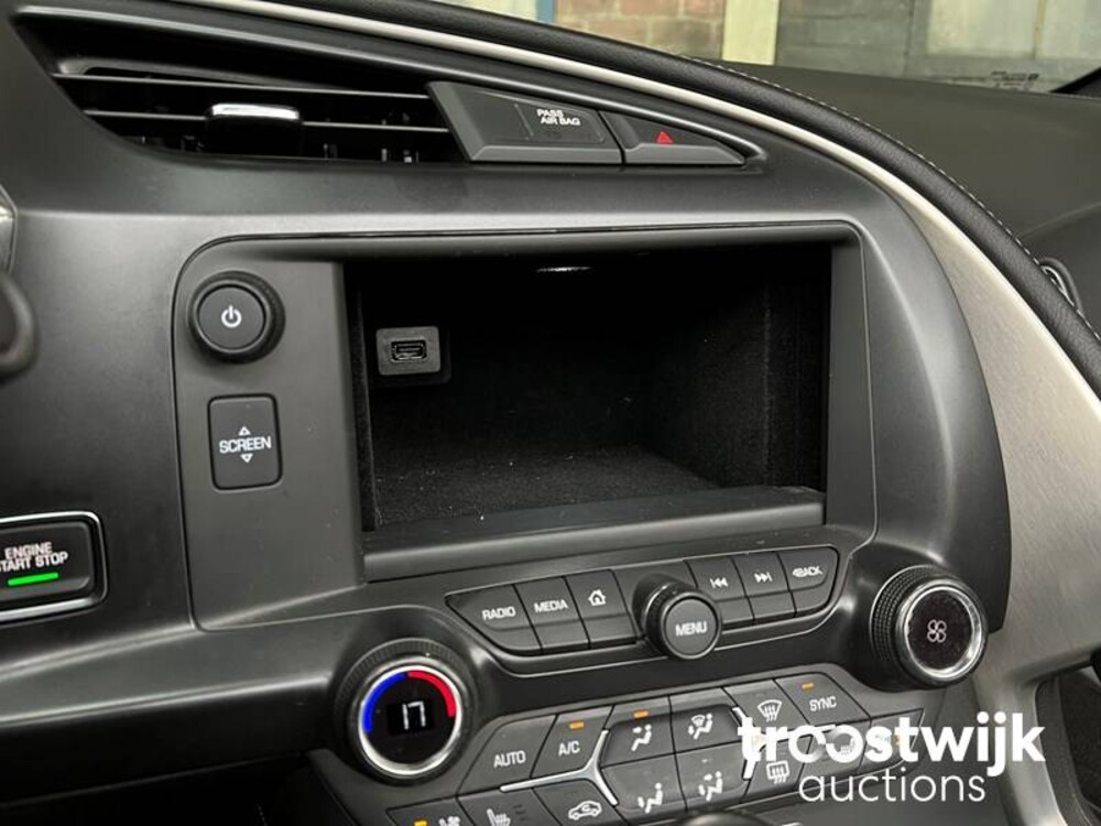 Chevrolet Corvette C7 Convertible 6.2 V8 Stingray 466hp 2015, L-032-RG