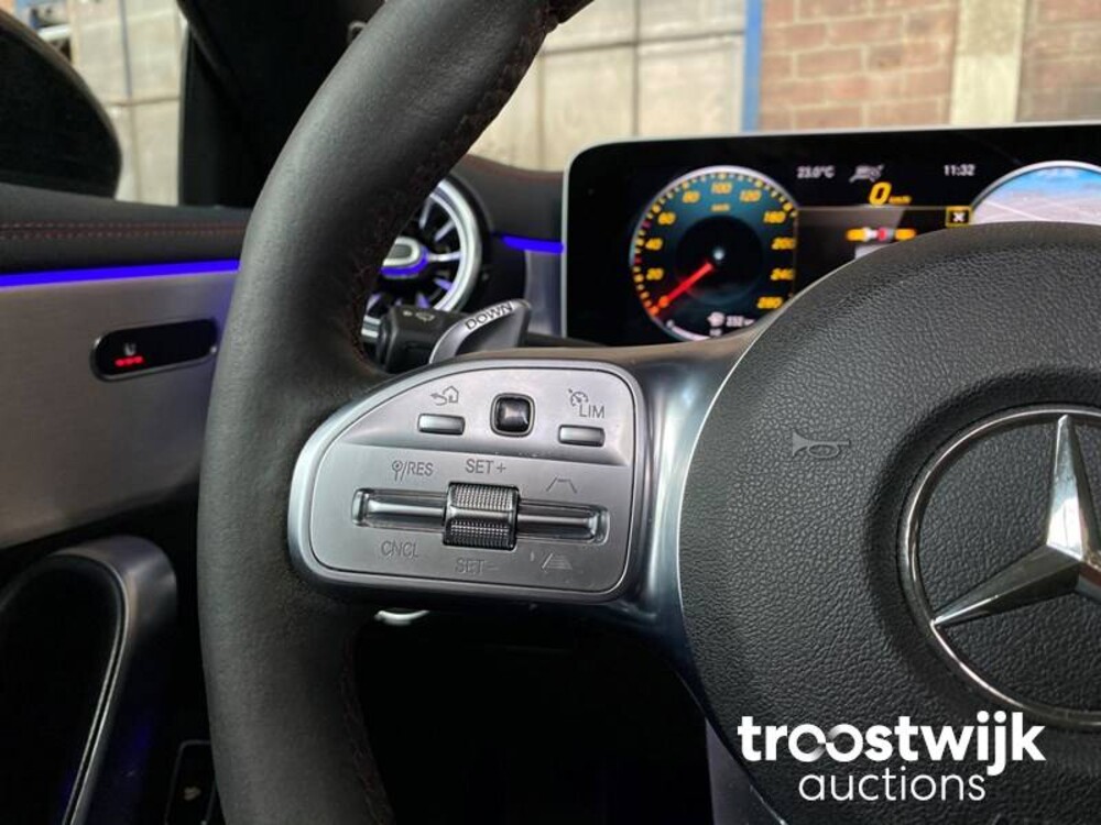 Mercedes-Benz CLA35 AMG 4Matic Premium Plus 306hp 2019, J-752-SH