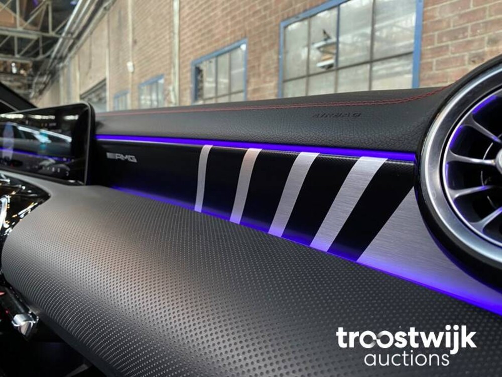 Mercedes-Benz CLA35 AMG 4Matic Premium Plus 306hp 2019, J-752-SH