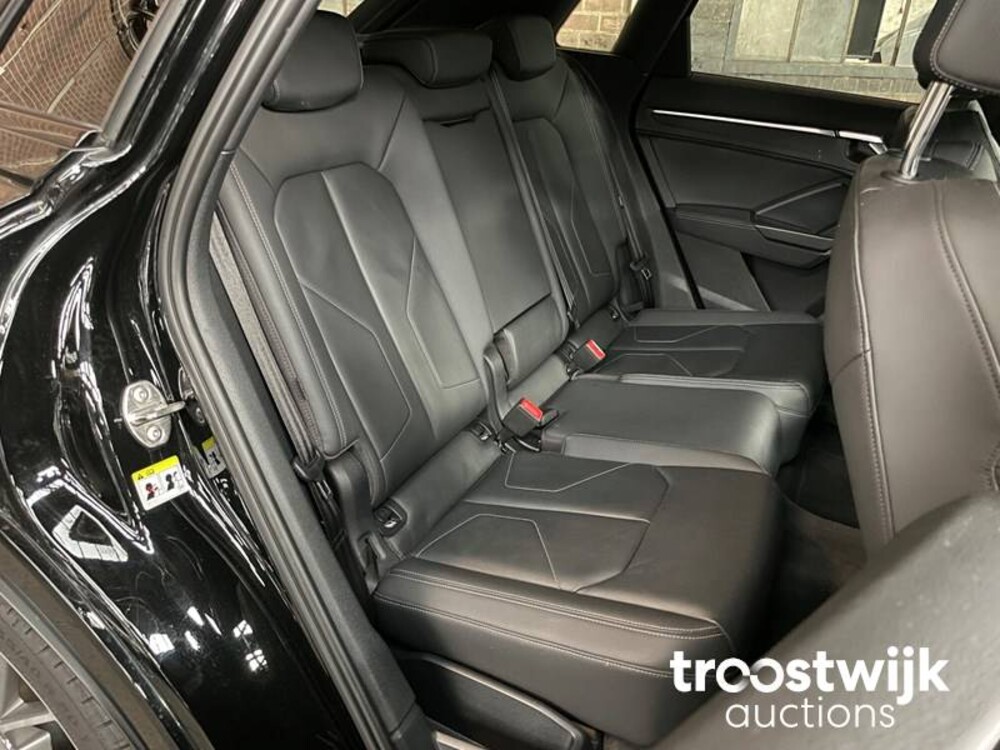 Audi Q3 S-Line 40TFSI Quattro 190pk 2019 -Orig. NL-, ZH-678-B