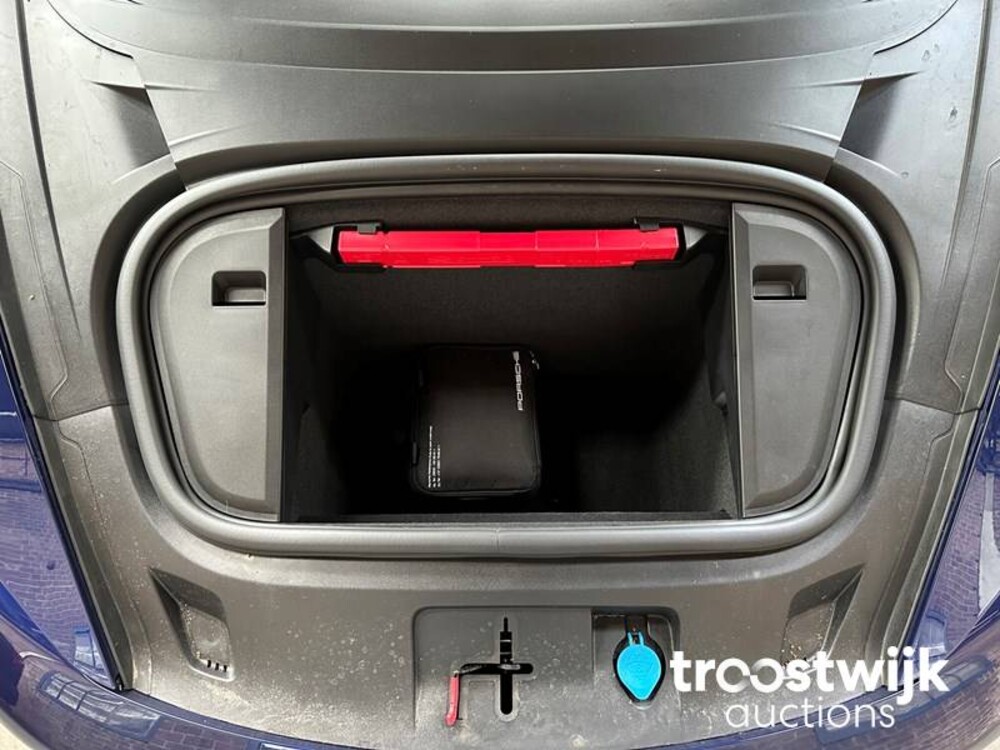 Porsche Taycan Turbo 84 kWh 625hp 2023 Sport-Chrono NEW WARRANTY -Orig. NL-, S-306-FB -Manufacturer's warranty-