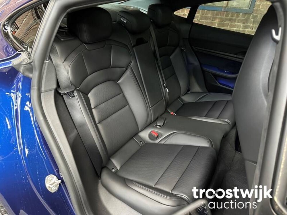 Porsche Taycan Turbo 84 kWh 625hp 2023 Sport-Chrono NEW WARRANTY -Orig. NL-, S-306-FB -Manufacturer's warranty-