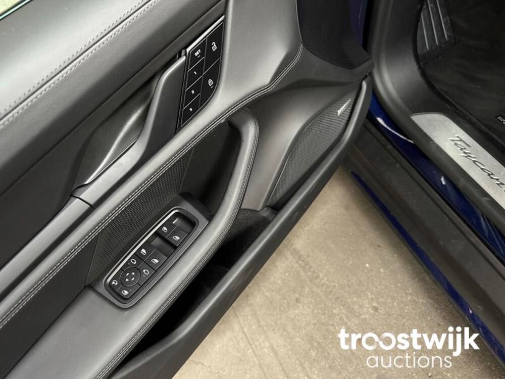 Porsche Taycan Turbo 84 kWh 625hp 2023 Sport-Chrono NEW WARRANTY -Orig. NL-, S-306-FB -Manufacturer's warranty-