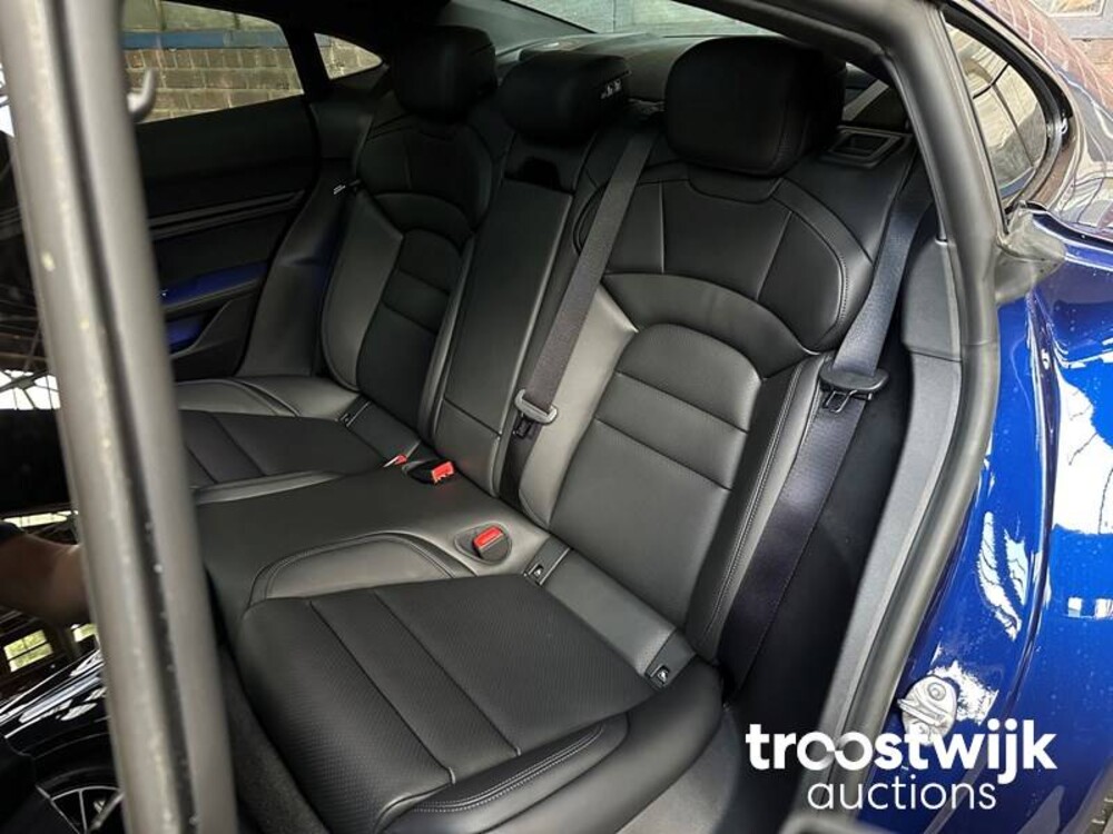 Porsche Taycan Turbo 84 kWh 625hp 2023 Sport-Chrono NEW WARRANTY -Orig. NL-, S-306-FB -Manufacturer's warranty-