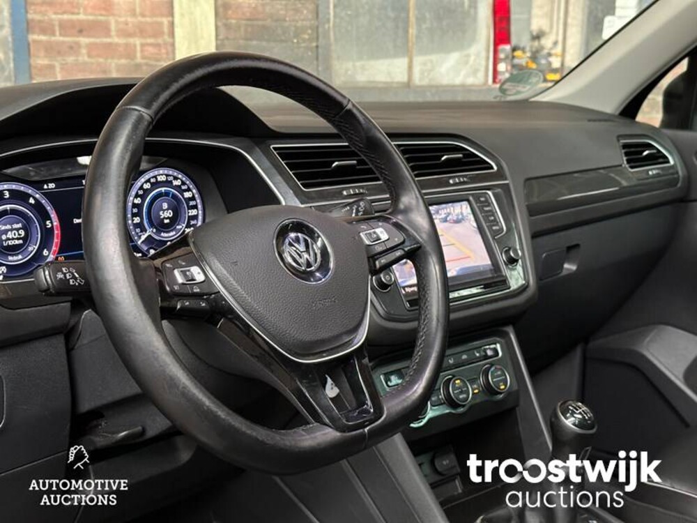 Volkswagen Tiguan 2.0 TDI Connected 190hp 2016, NF-933-L