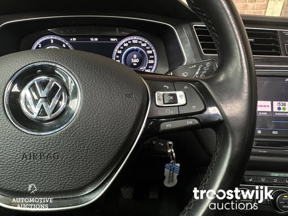 Volkswagen Tiguan 2.0 TDI Connected 190hp 2016, NF-933-L
