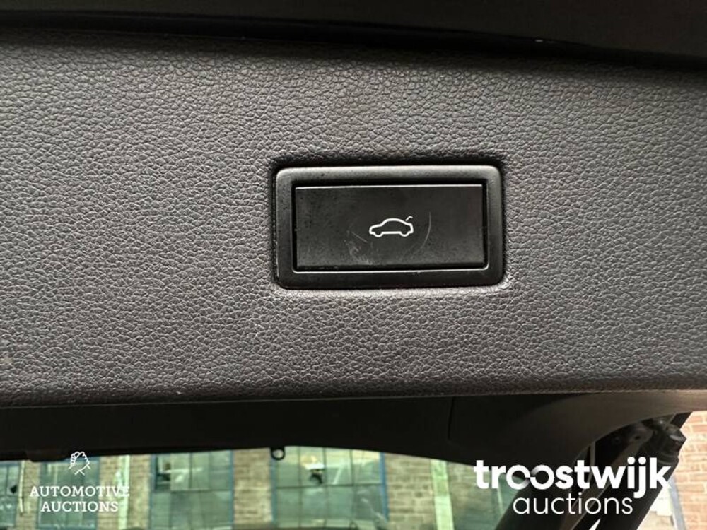 Volkswagen Tiguan 2.0 TDI Connected 190hp 2016, NF-933-L