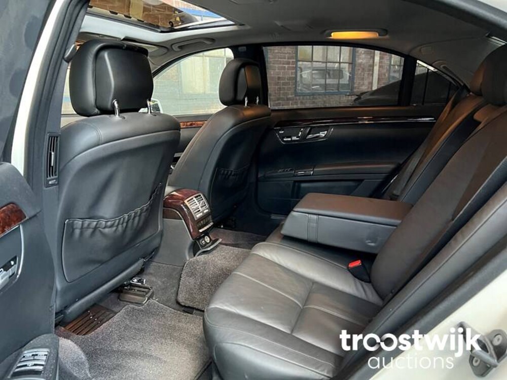 Mercedes-Benz S500L 5.5 V8 388pk 2006 -Youngtimer-