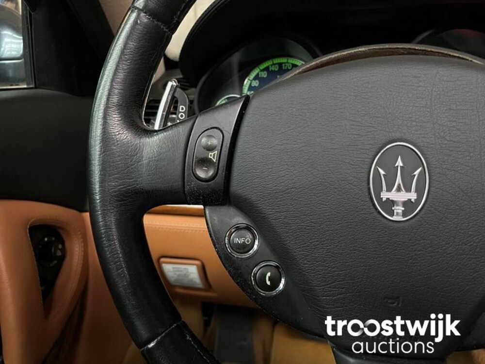 Maserati Quattroporte Executive GT 4.2 V8  400pk 2004 -Youngtimer-