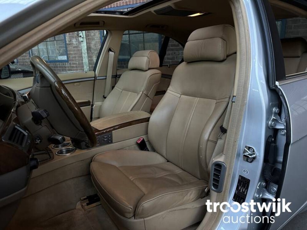 BMW 745i Executive E65 4.4 V8 333pk 2003 -Youngtimer-