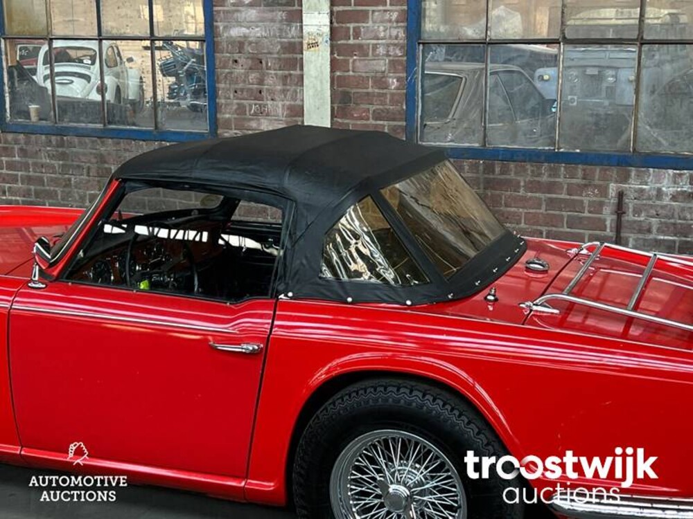 Triumph TR 4 A 2.1A Cabriolet -Org.NL- 1966, 49-21-BX