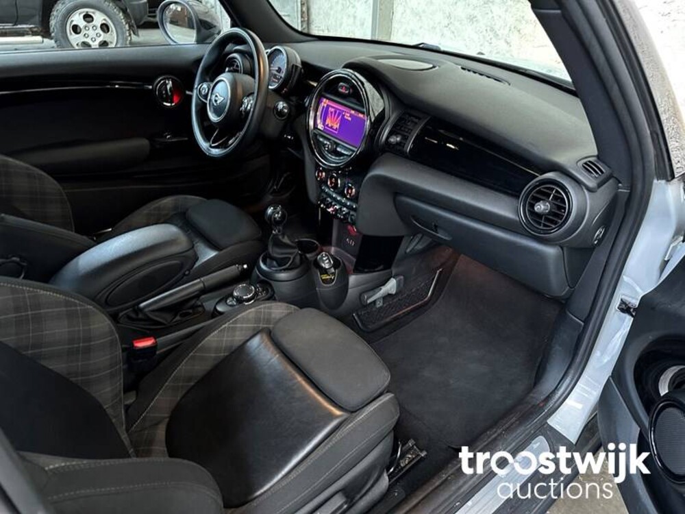 Mini Cooper Pepper 1.5 136pk 2015 -Orig. NL-, 6-ZPZ-63