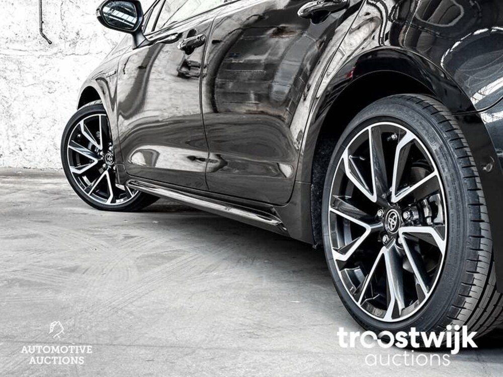 Toyota Corolla Touring Sports Hybrid Executive JBL 2.0 179pk 2019, T-061-LL