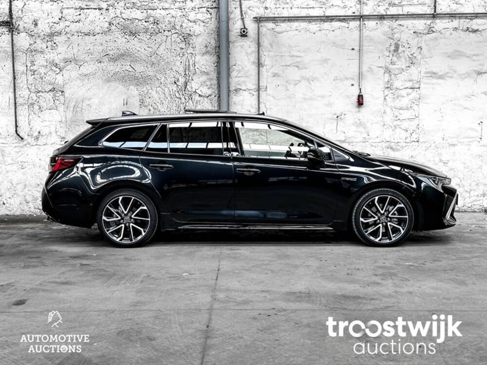 Toyota Corolla Touring Sports Hybrid Executive JBL 2.0 179pk 2019, T-061-LL