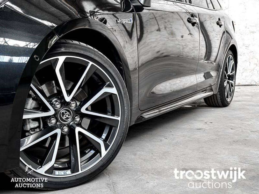 Toyota Corolla Touring Sports Hybrid Executive JBL 2.0 179pk 2019, T-061-LL