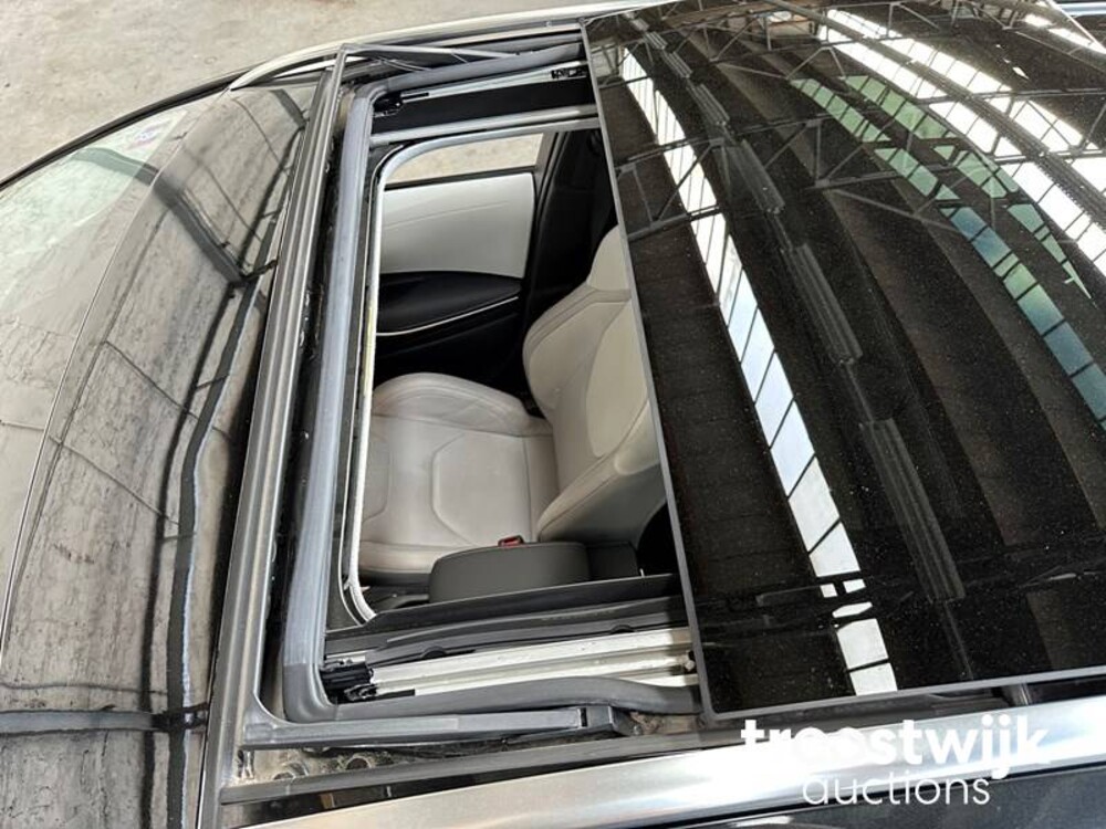 Toyota Corolla Touring Sports Hybrid Executive JBL 2.0 179pk 2019, T-061-LL